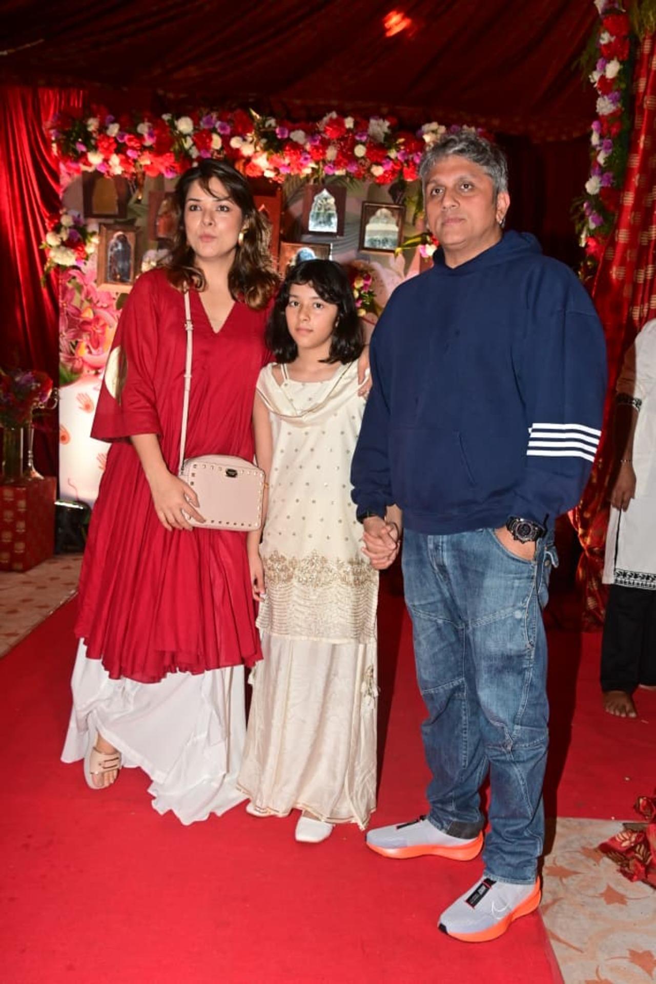 Mohit Suri and family reach for Ganpati Darshan, Udita is dressed in a stunning red attire